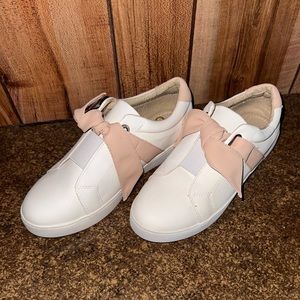 White and tan sneaker